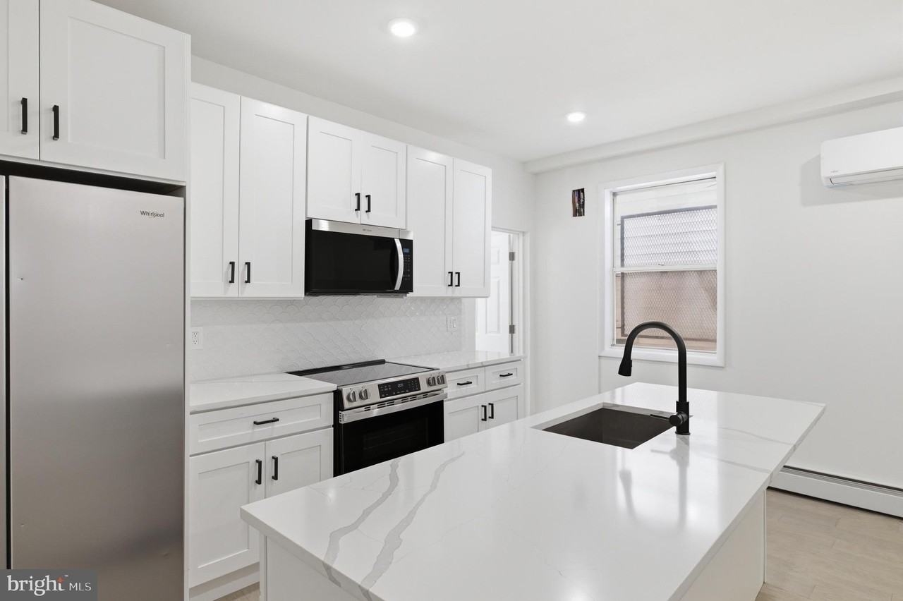 935 E Passyunk Ave #1 - Photo 6 of 23