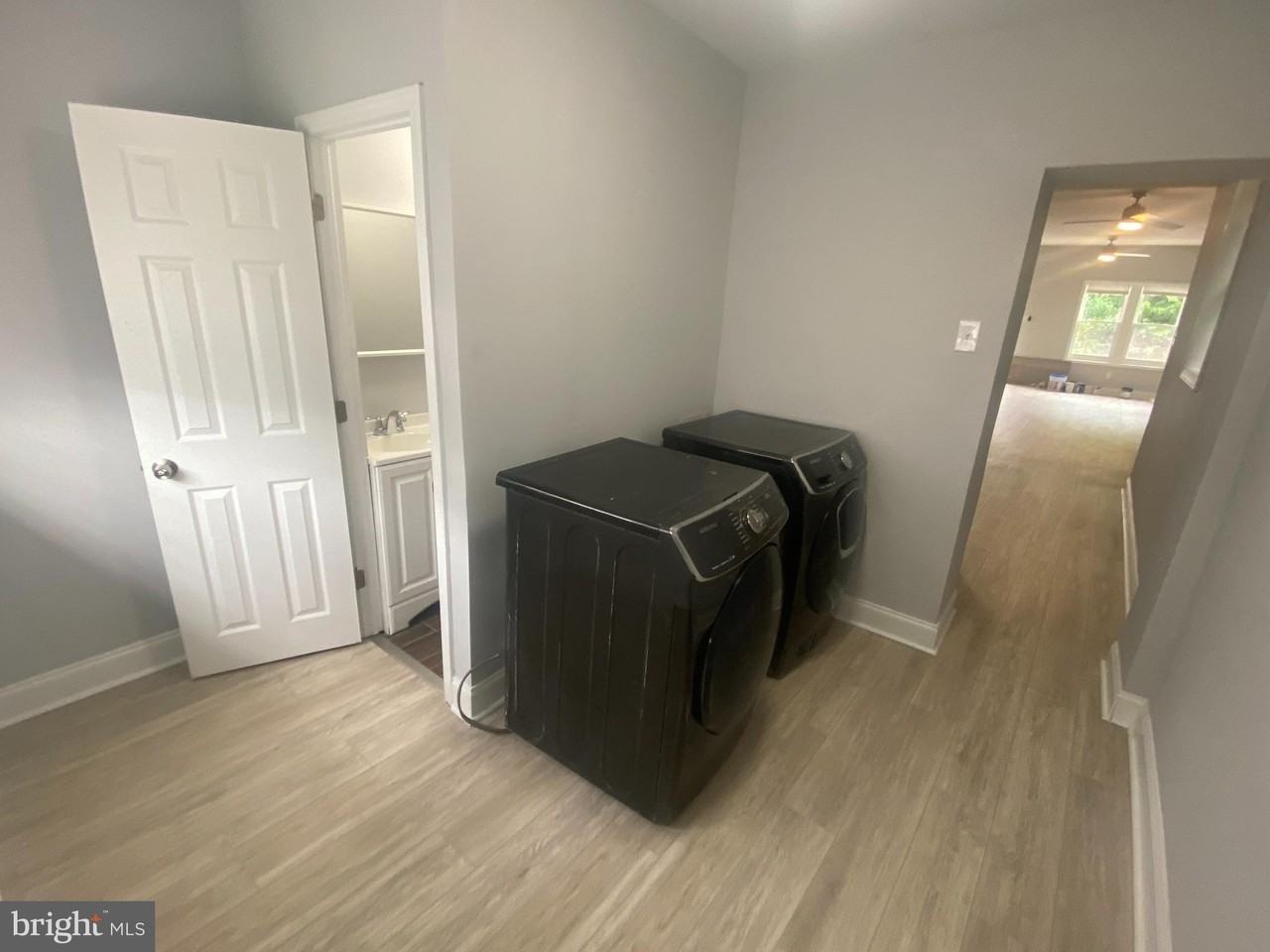 2850 D St - Photo 4 of 11