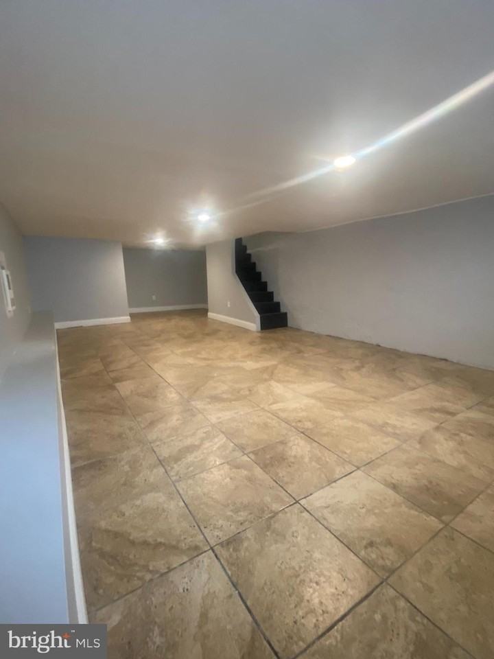 2850 D St - Photo 5 of 11