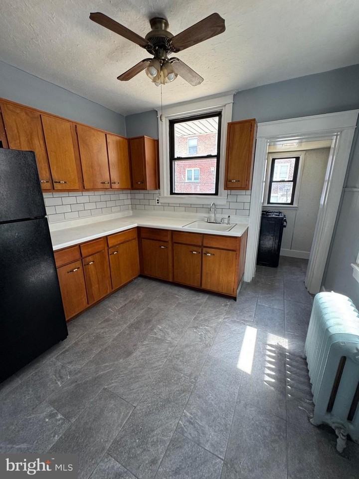 2927 S Dewey St - Photo 5 of 12