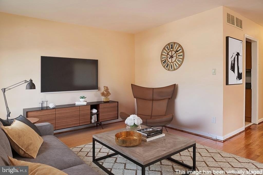 5719 6th St N - Photo 6 of 34