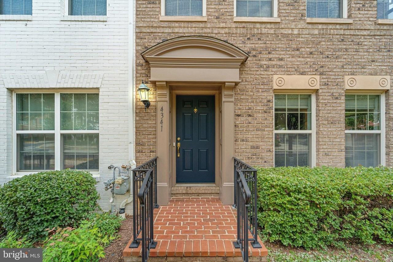 4341 4th St N - Photo 4 of 38