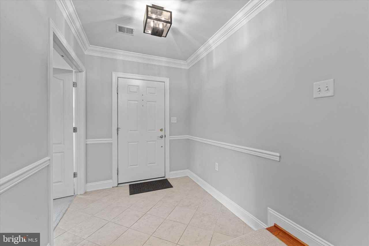 4341 4th St N - Photo 5 of 38