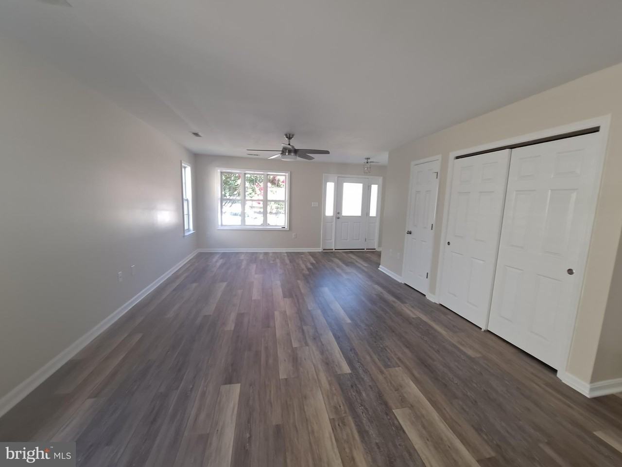 210 Amaret St - Photo 3 of 29