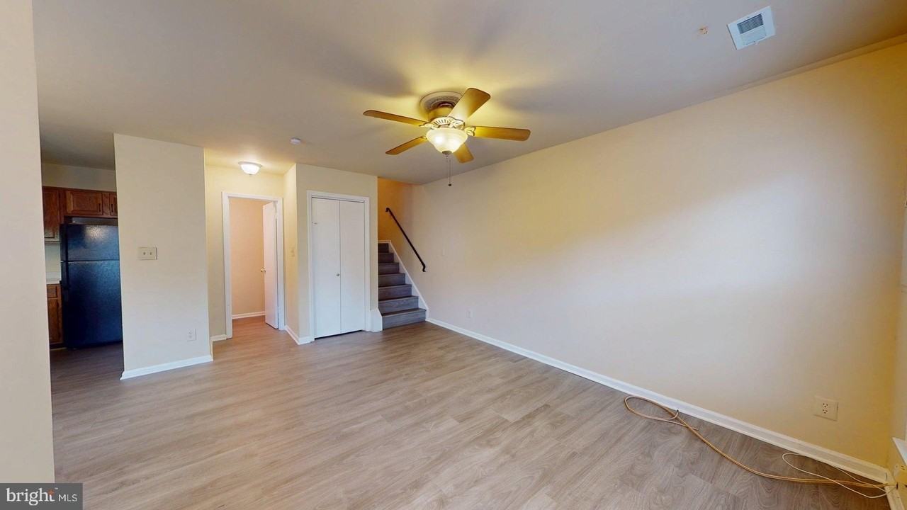 6008 Chestnut Hollow Ct - Photo 6 of 50