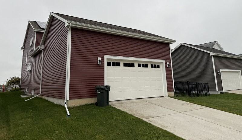 2865 Endive Dr - Photo 3 of 50