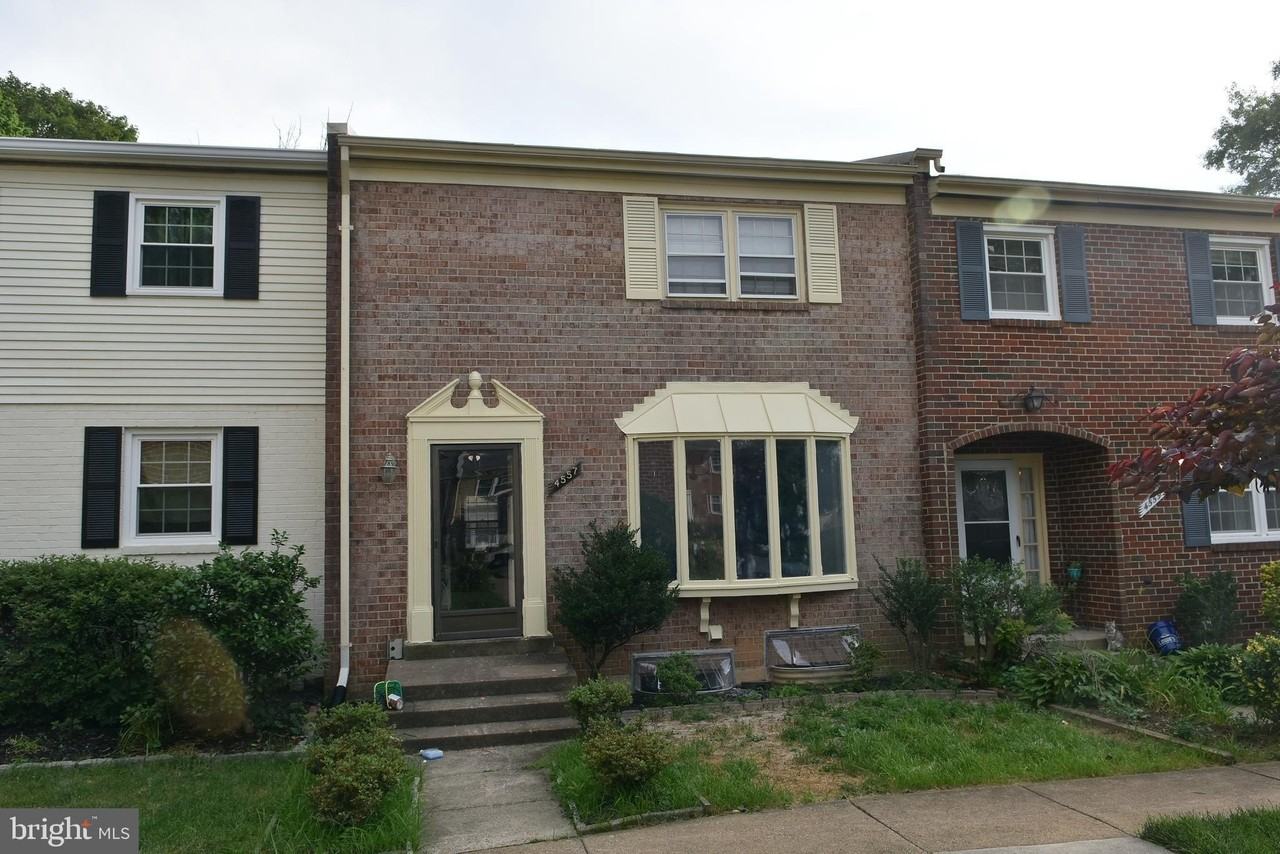 4557 King Edward Ct - Photo 2 of 37