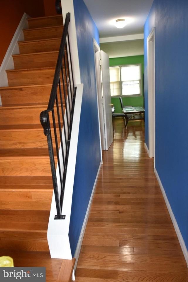 4557 King Edward Ct - Photo 3 of 37