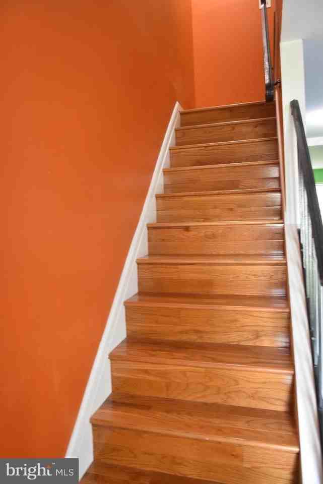 4557 King Edward Ct - Photo 4 of 37