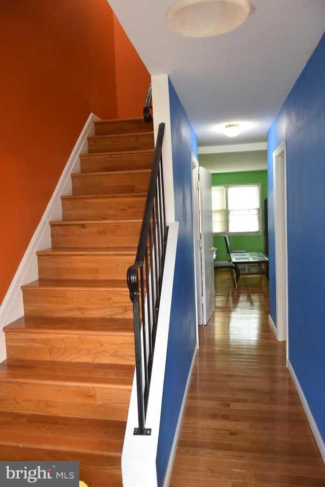 4557 King Edward Ct - Photo 6 of 37