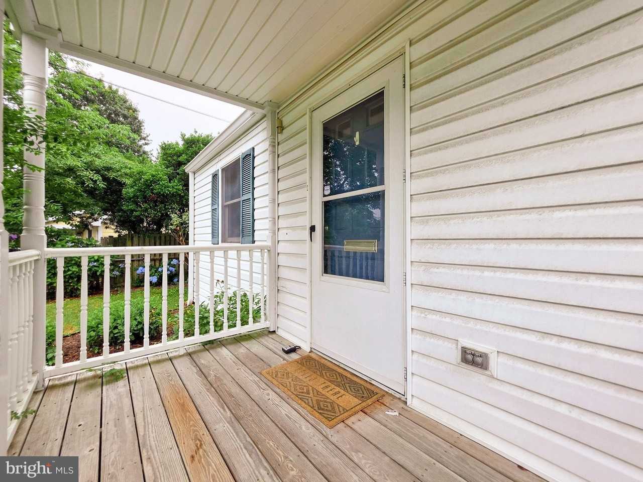 2419 Fairhaven Ave - Photo 3 of 29