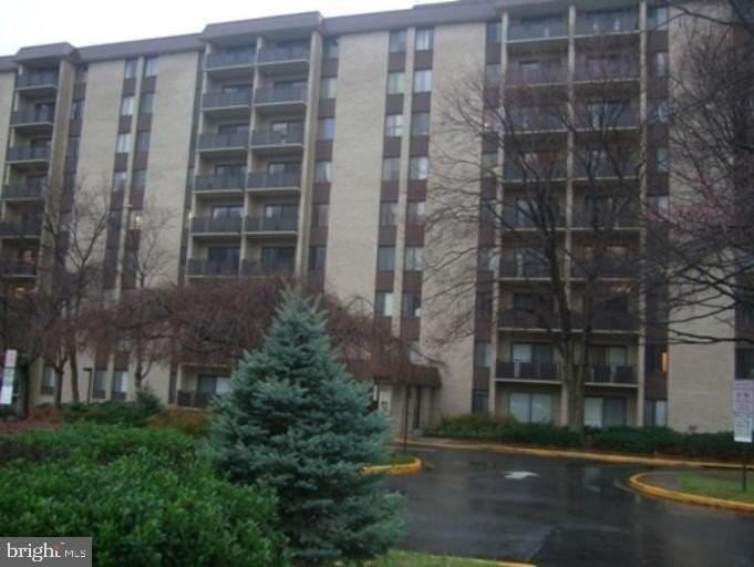 6001 Arlington Blvd #504