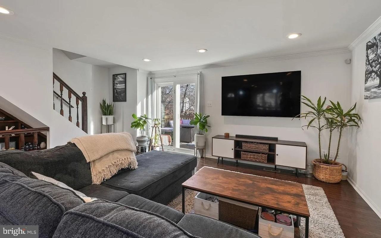 7680 Wolford Way - Photo 4 of 29