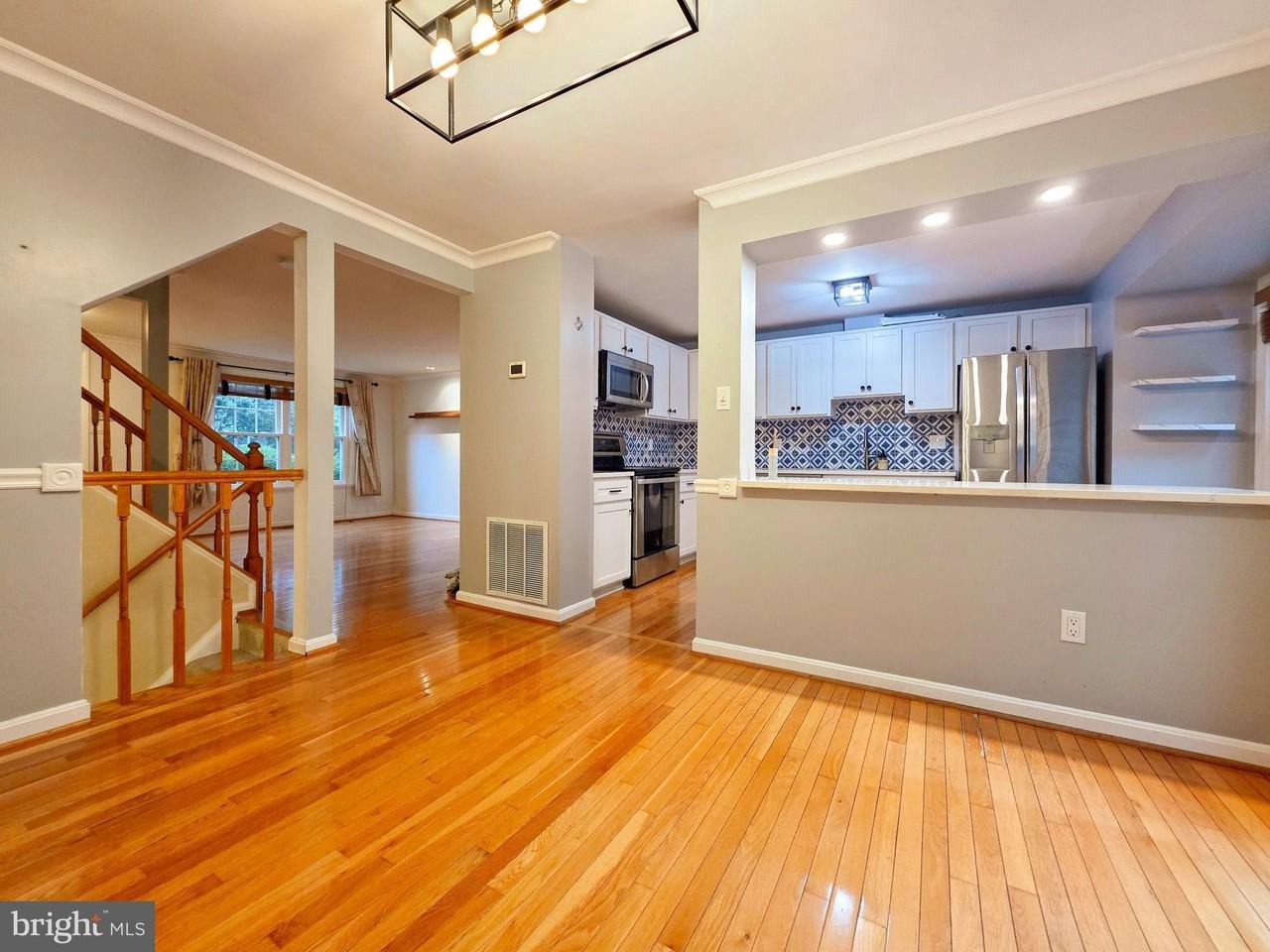 6605 Rockleigh Way - Photo 5 of 26