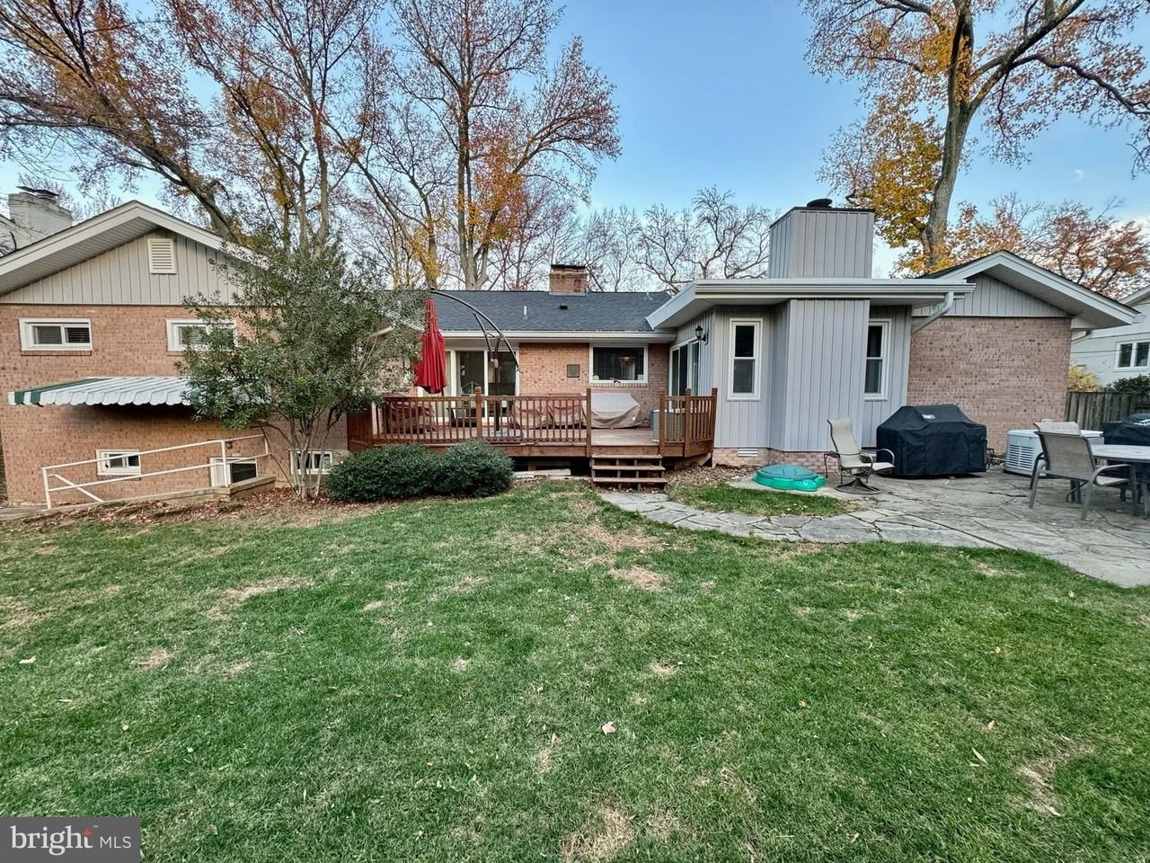6910 Park Terrace Dr - Photo 2 of 47