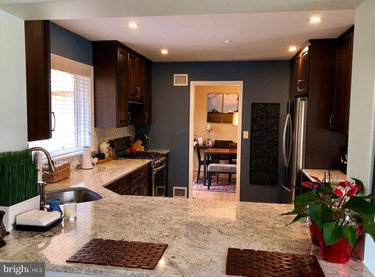 6910 Park Terrace Dr - Photo 4 of 47