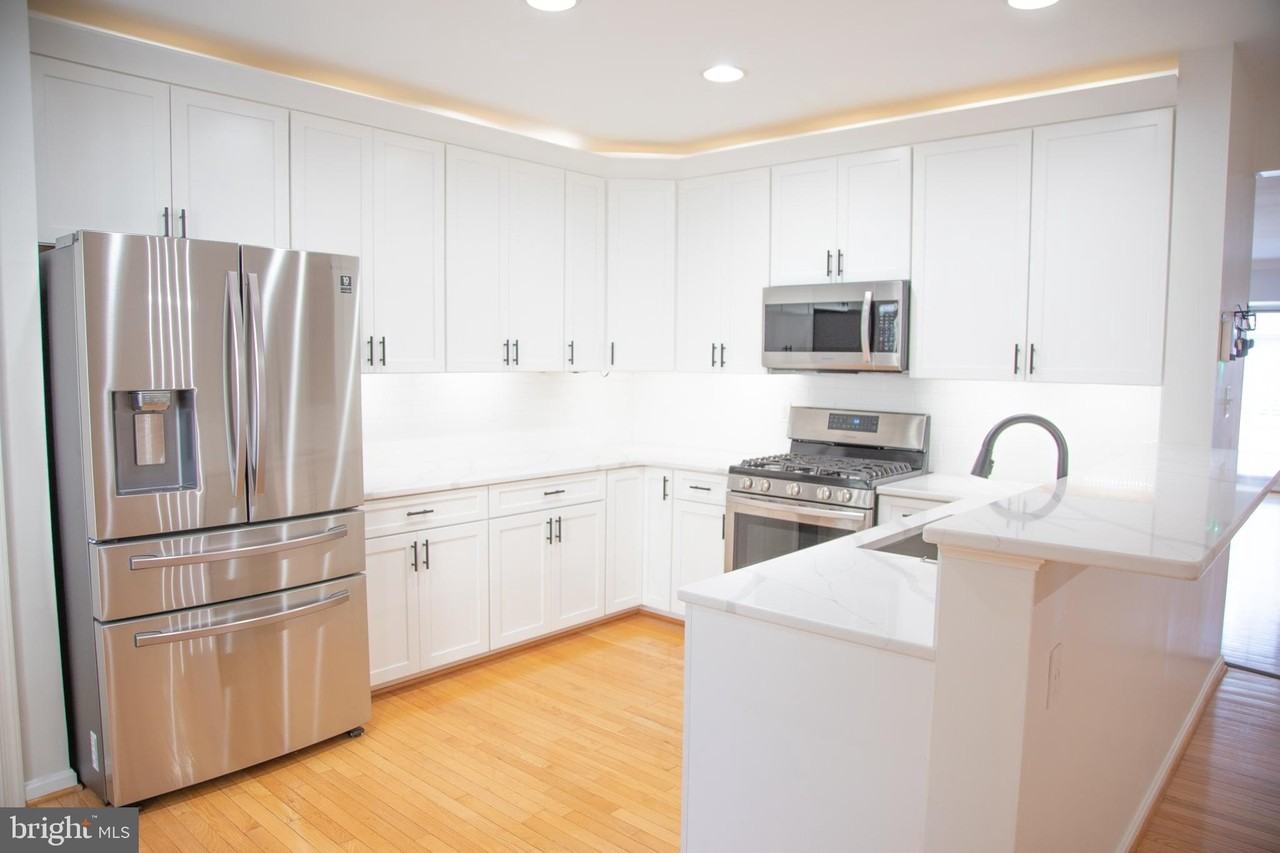 3347 Wilton Crest Ct - Photo 4 of 30
