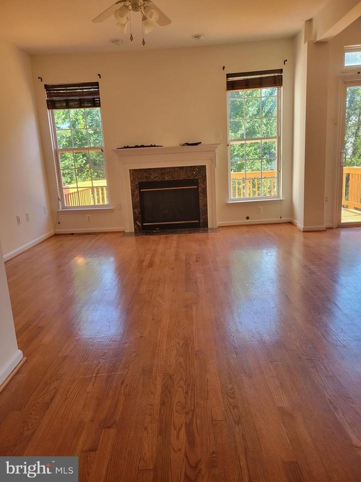 43799 Maison Blanc Sq - Photo 3 of 19