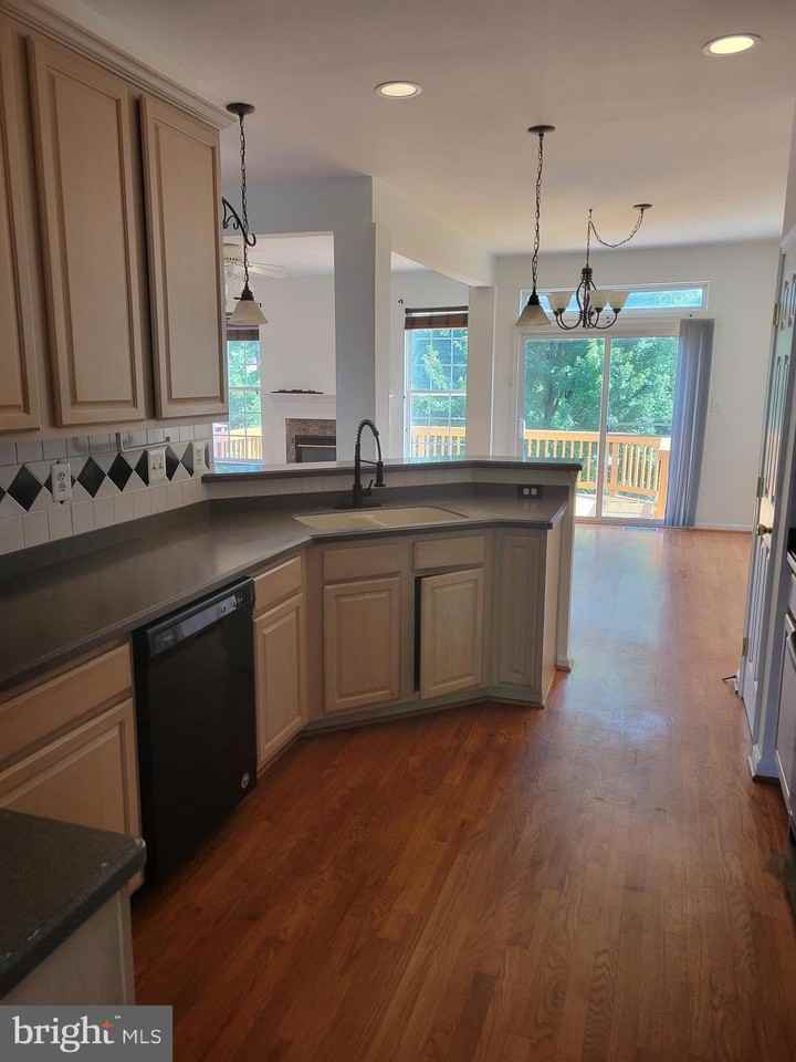 43799 Maison Blanc Sq - Photo 4 of 19