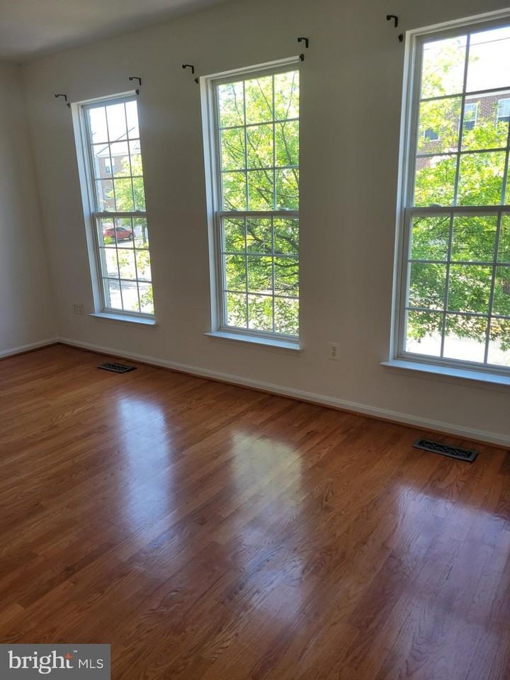 43799 Maison Blanc Sq - Photo 7 of 19
