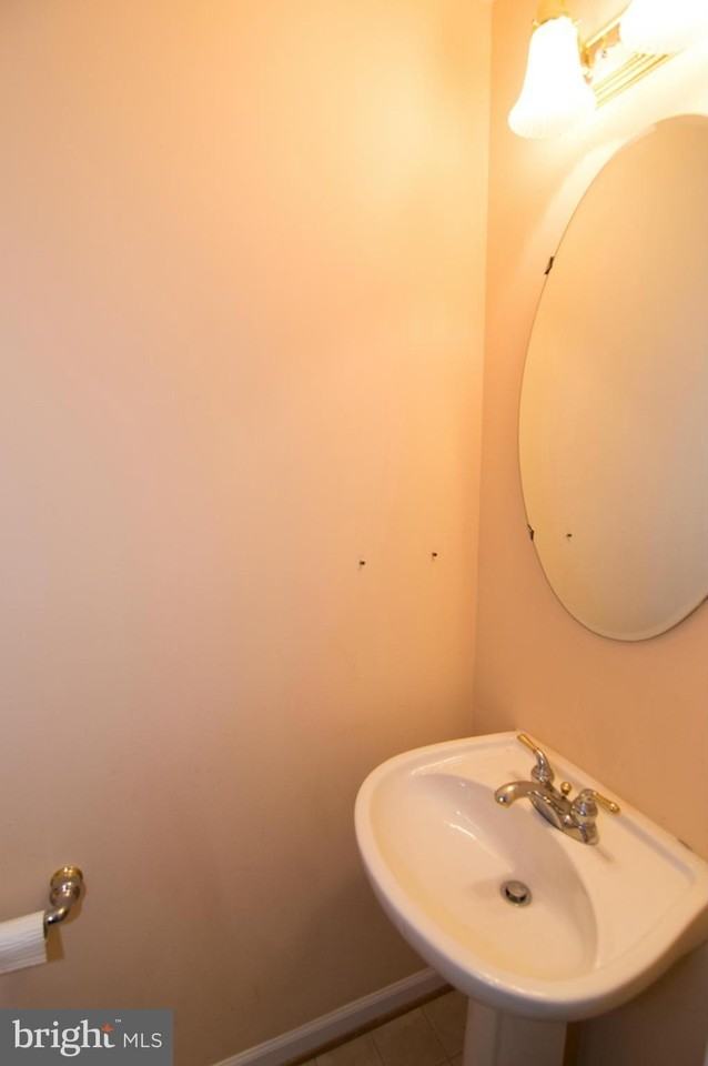 43004 Center St - Photo 5 of 30