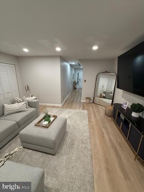 45525 Grand Central Sq - Photo 3 of 36