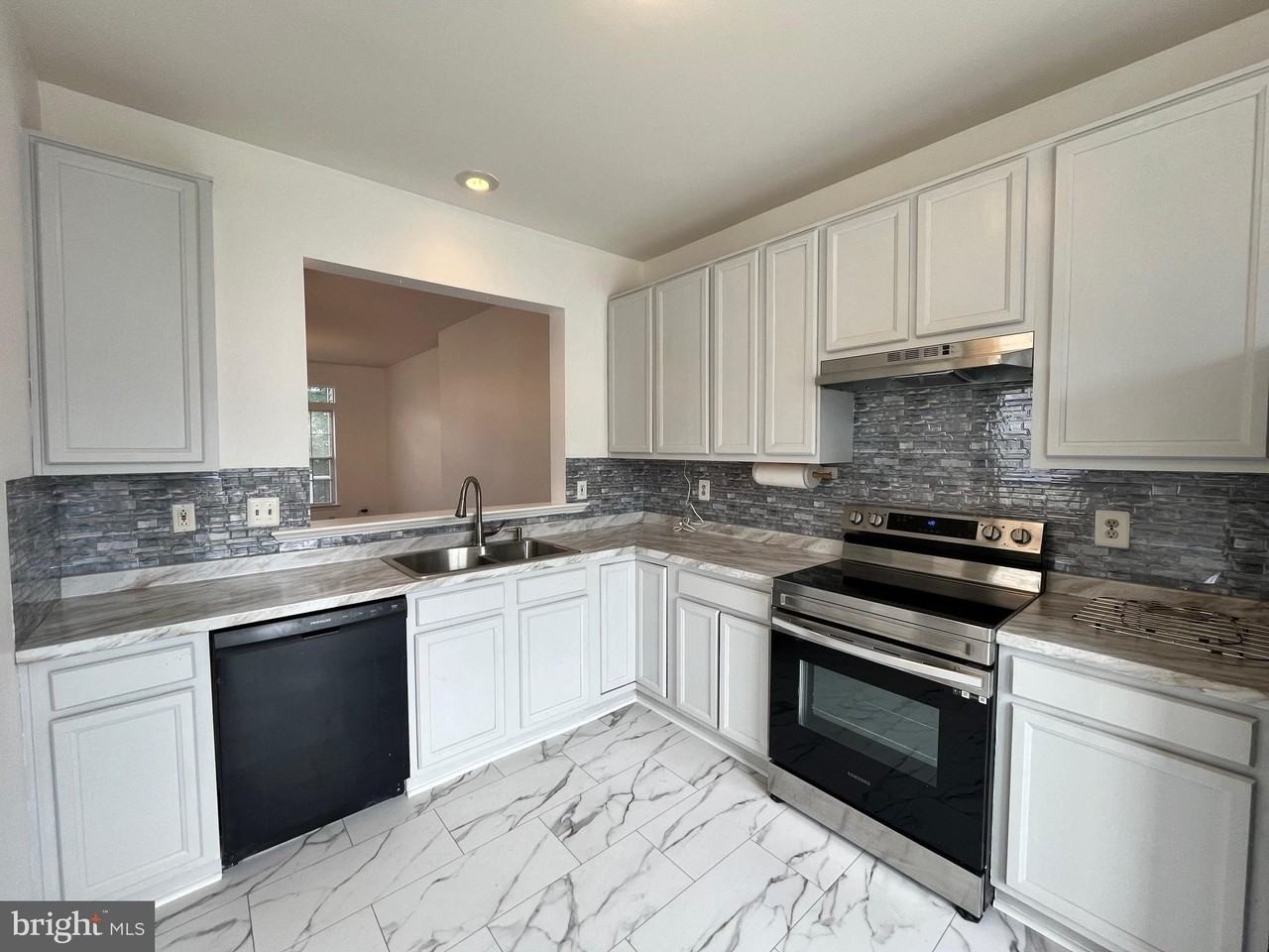 17367 Kildare Ln - Photo 4 of 23