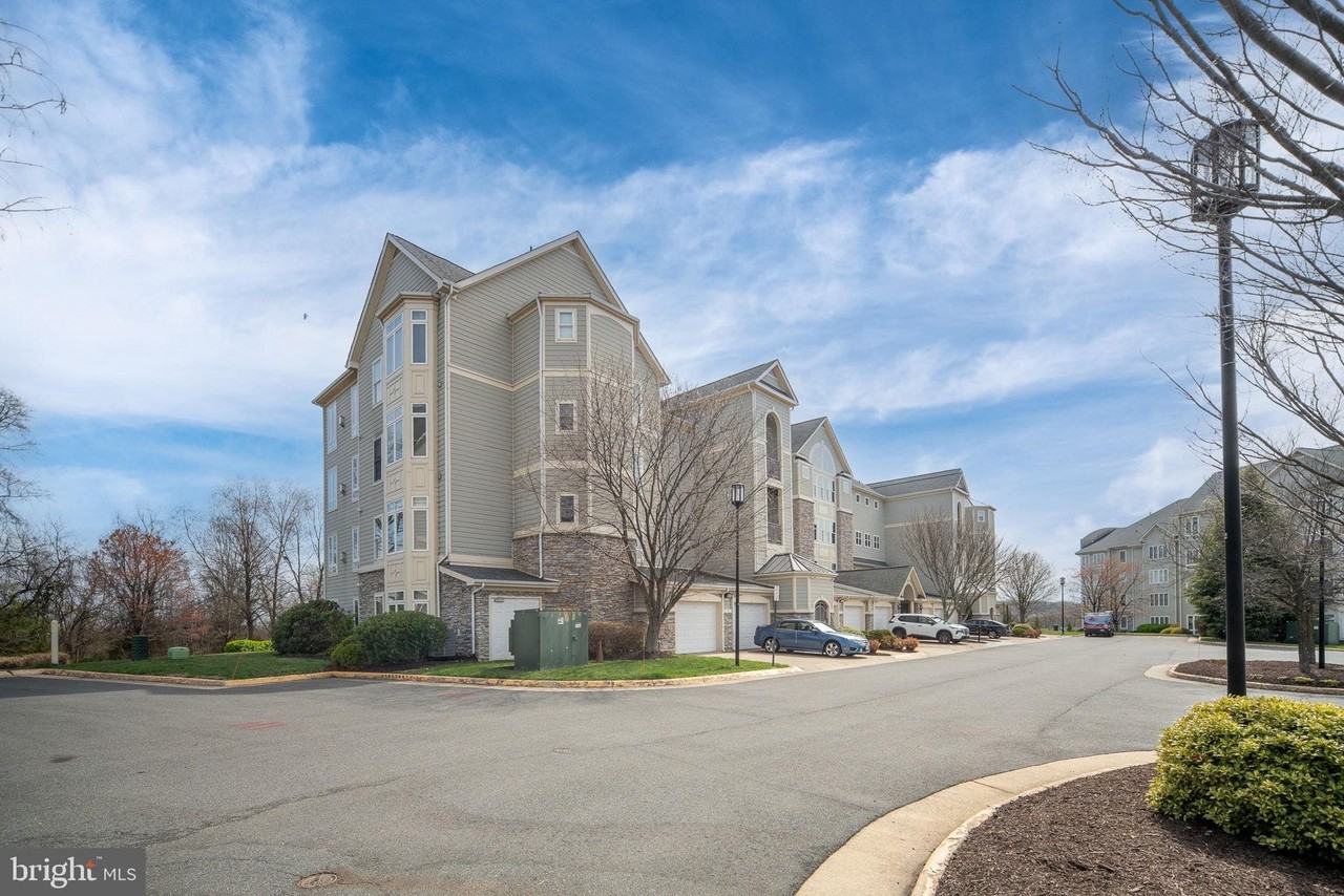 1621 Ladue Ct #107 - Photo 5 of 50