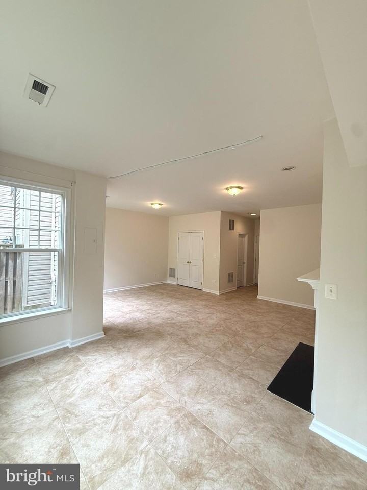 14170 Catbird Dr - Photo 4 of 19