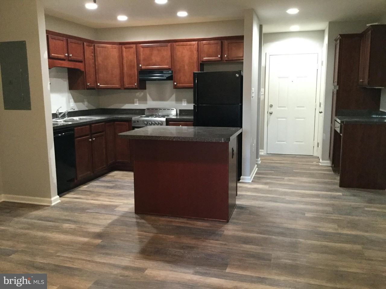 143 N Fort St #2 - Photo 4 of 7