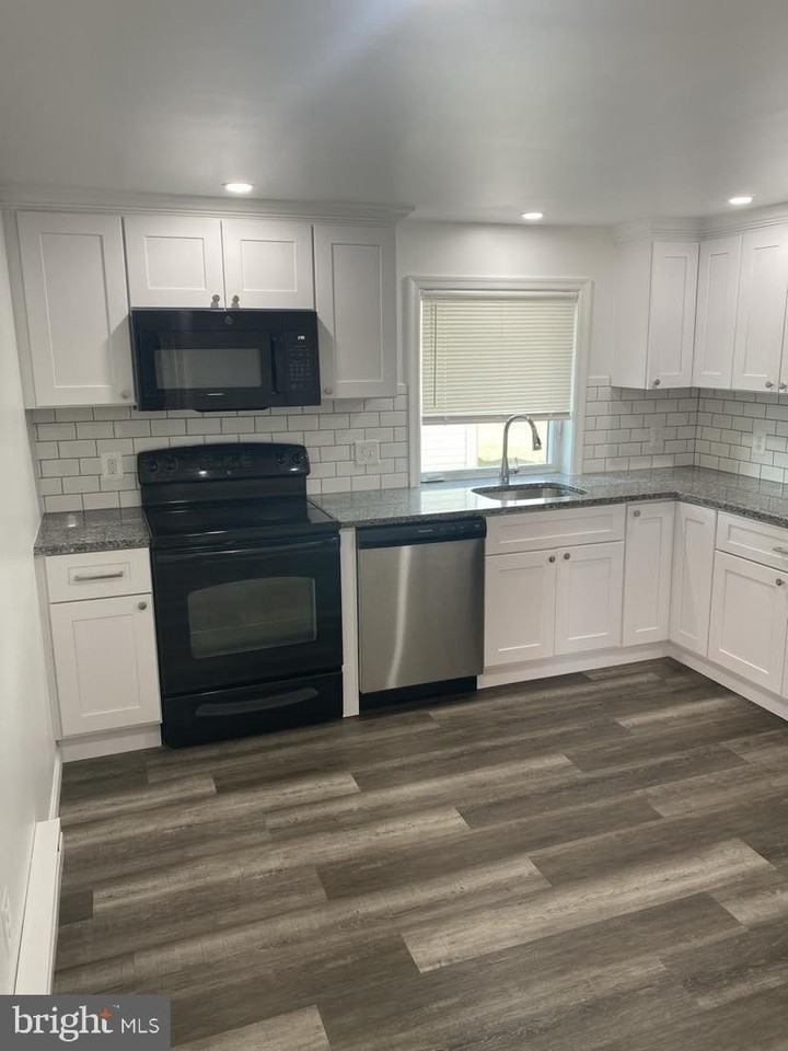 120 W 4th Ave #1