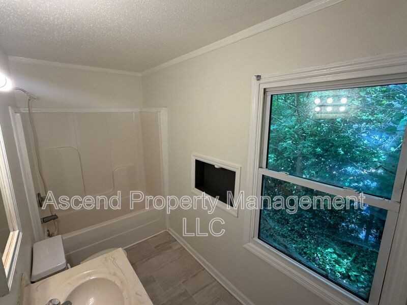 2 Bell Ave #B - Photo 5 of 7