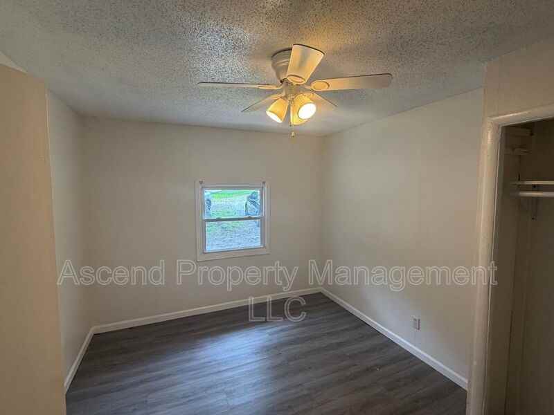 2 Bell Ave #B - Photo 6 of 7