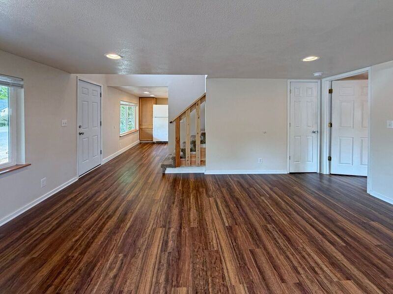 544 W 20th Ave - Photo 5 of 25