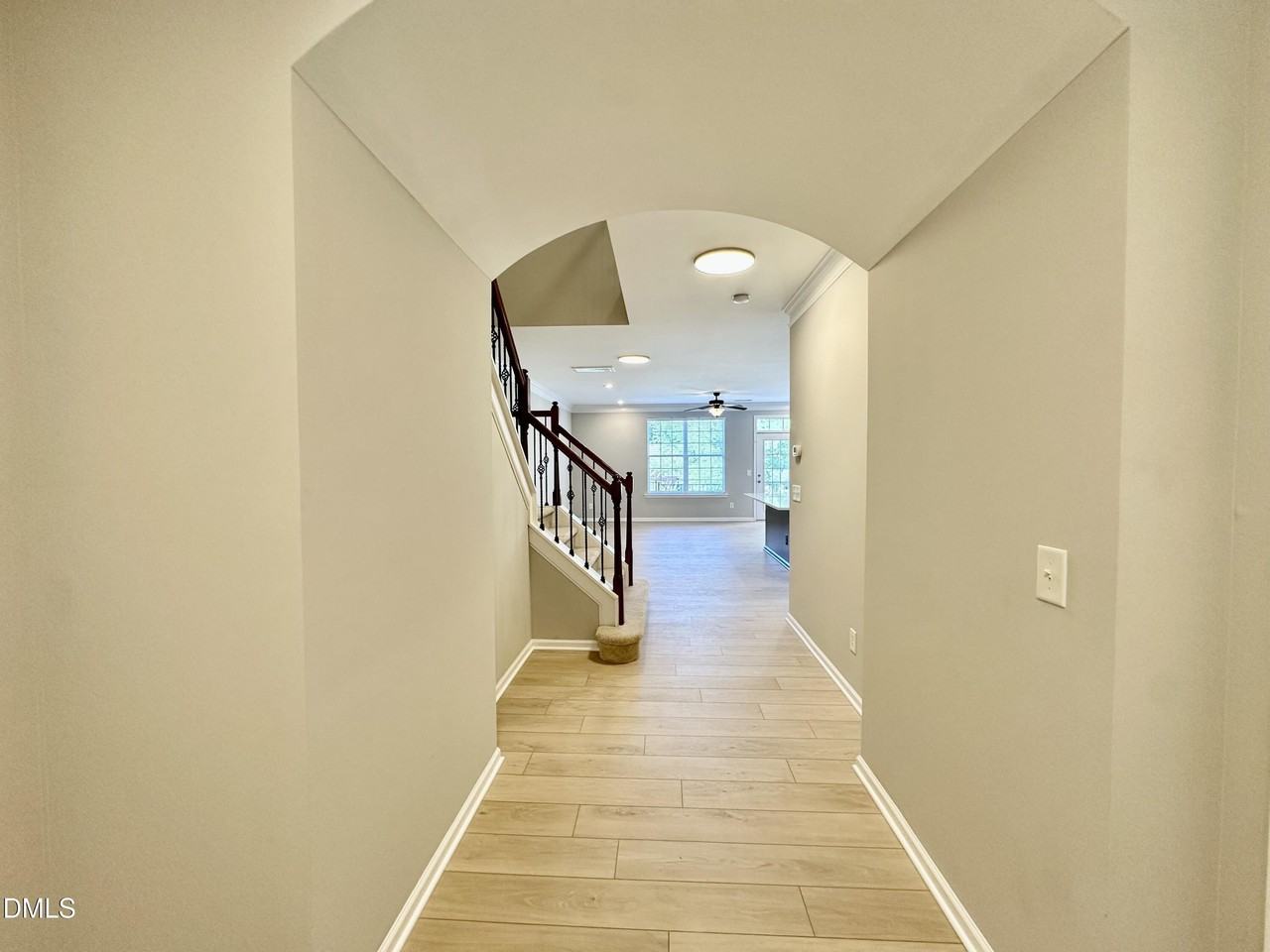 323 Longchamp Ln - Photo 6 of 36