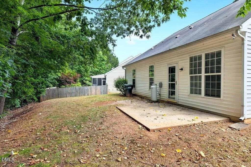 160 Hutson Ln - Photo 3 of 27