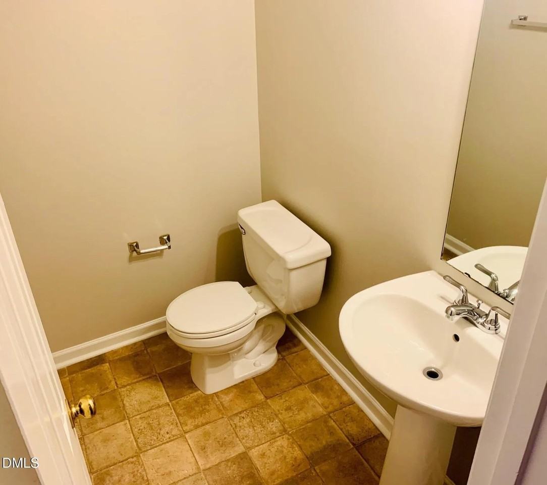 207 Evening Star Dr - Photo 4 of 11