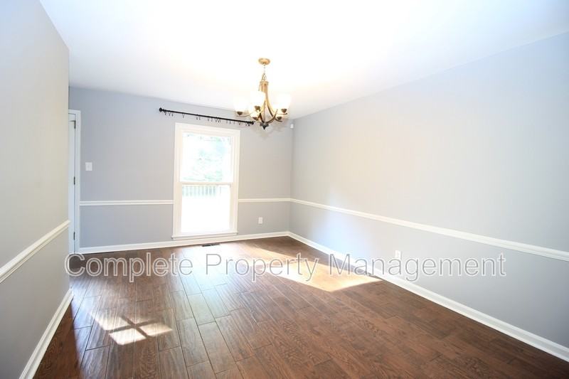 604 Farr Cir - Photo 4 of 14