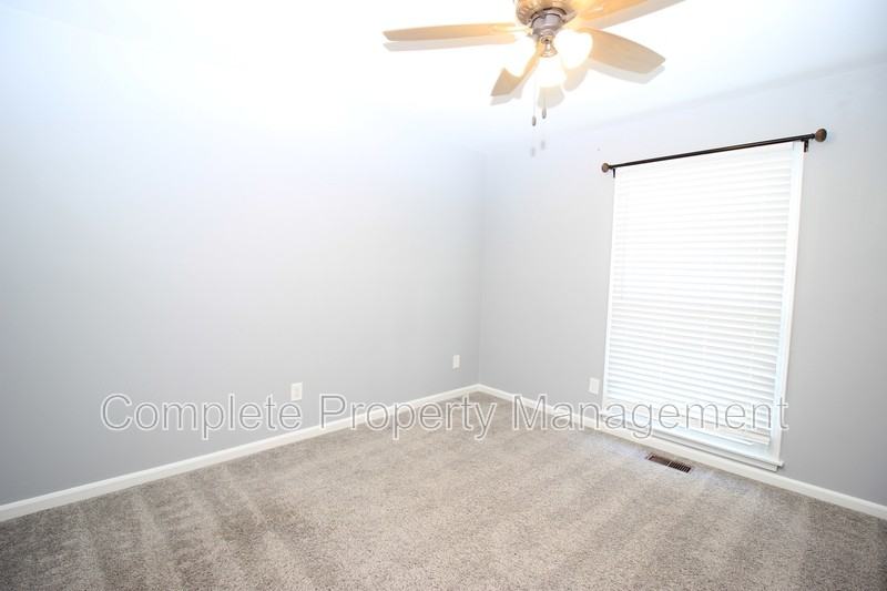 604 Farr Cir - Photo 7 of 14