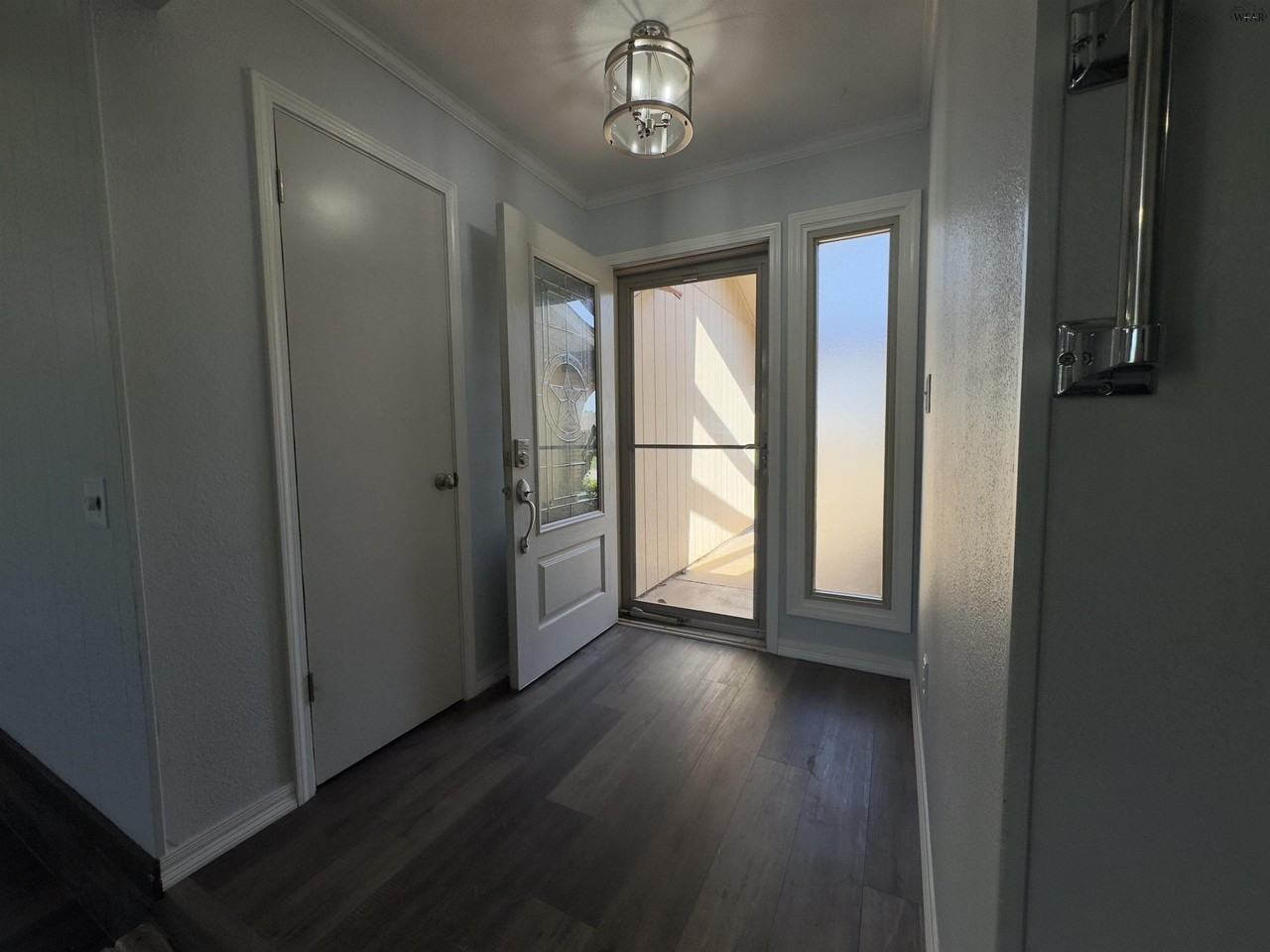 1 Surrey Cir - Photo 4 of 38