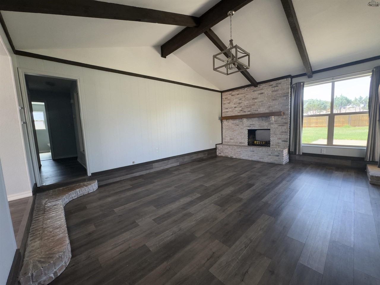 1 Surrey Cir - Photo 6 of 38
