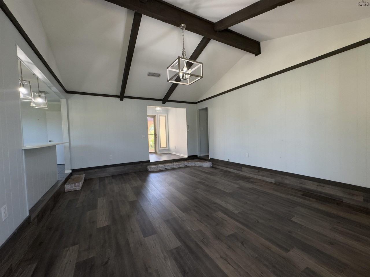 1 Surrey Cir - Photo 7 of 38