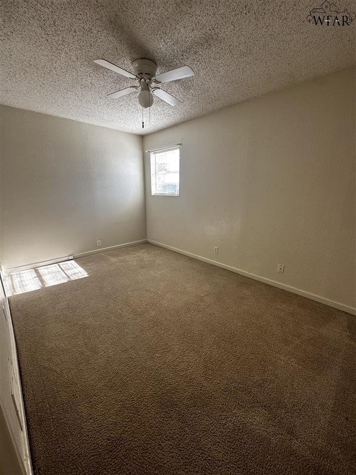 3020 Stearns Ave - Photo 4 of 7