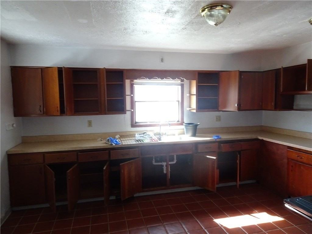 227 S 6th St - Photo 6 of 27