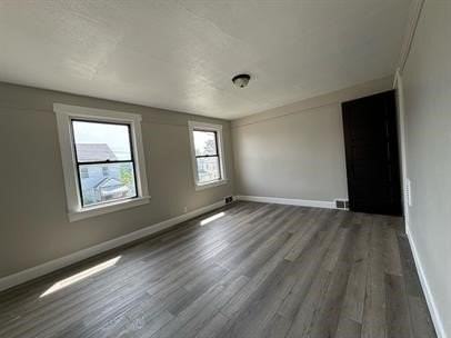 929 Vankirk St #1 - Photo 4 of 7