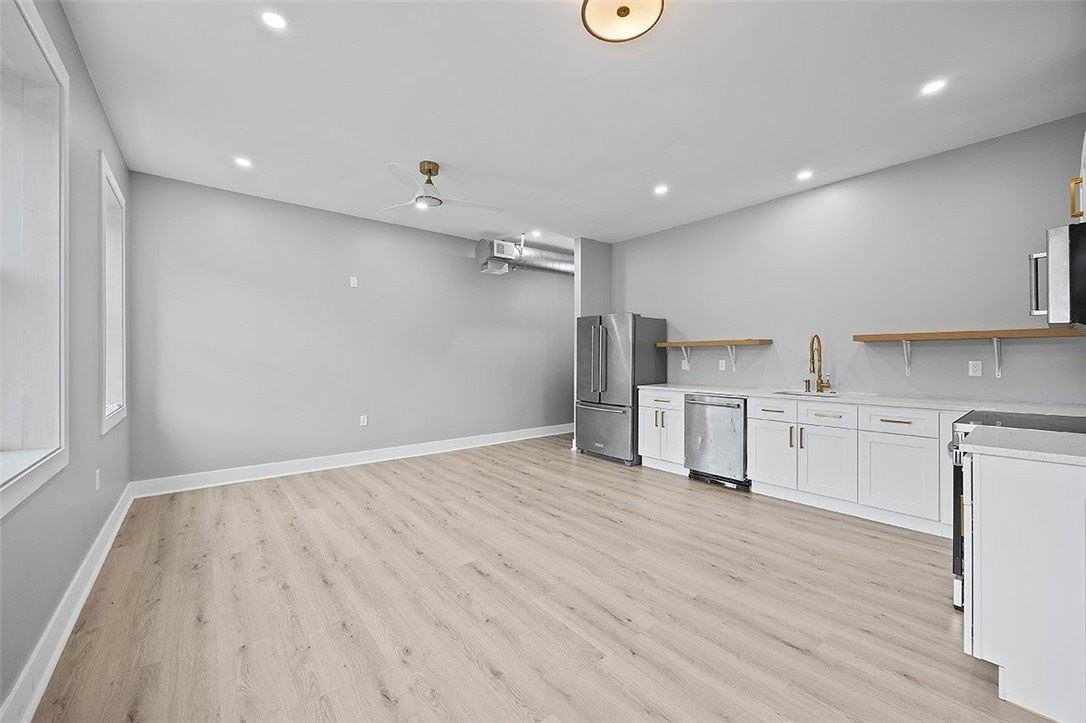 1109 E Carson St - Photo 4 of 13