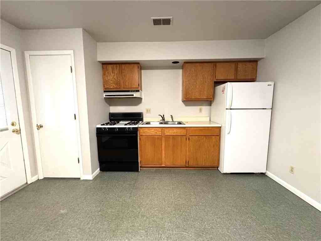 521 Wampum Ave #5 - Photo 3 of 6