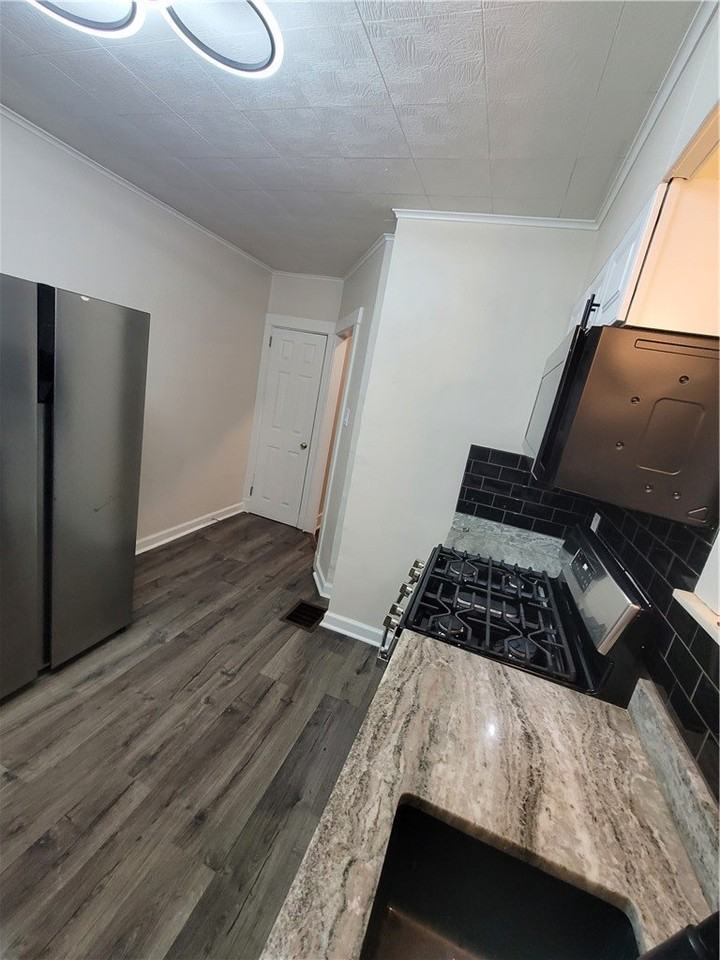 3568 Beechwood Blvd - Photo 6 of 17