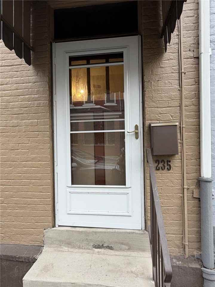 235 38th St - Photo 3 of 32