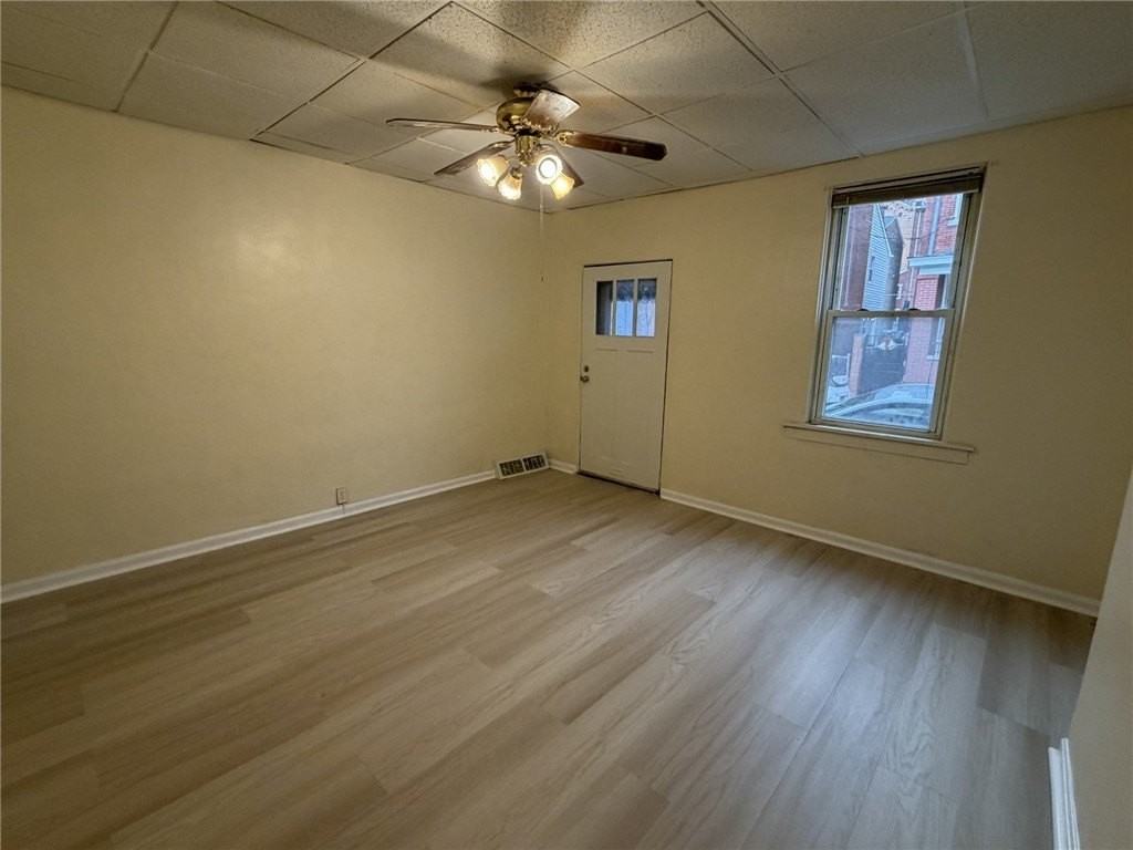235 38th St - Photo 6 of 32